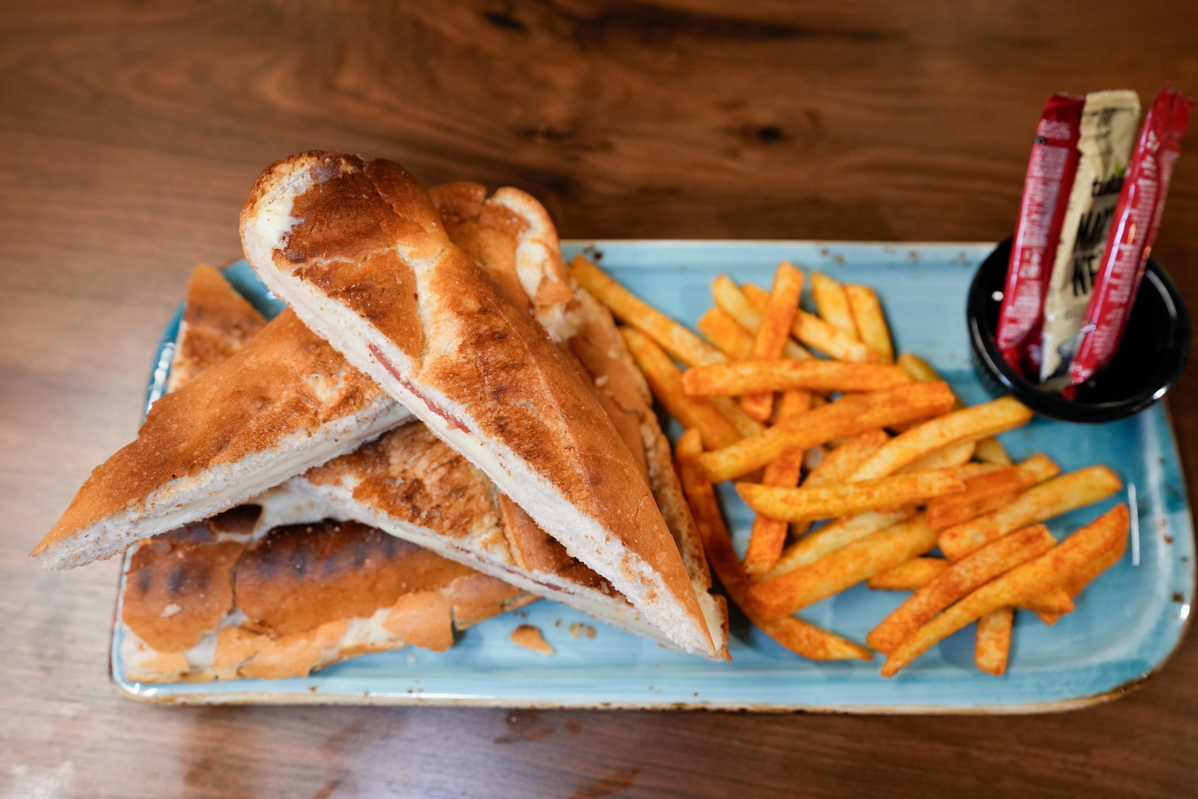 Karışık Tost ( Tüm Ekmek )